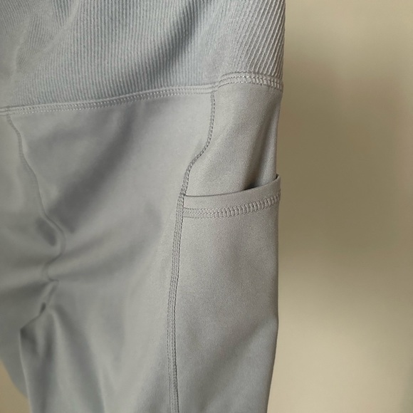 Reebok Women's Bike Shorts in Gray - Picture 4 of 5